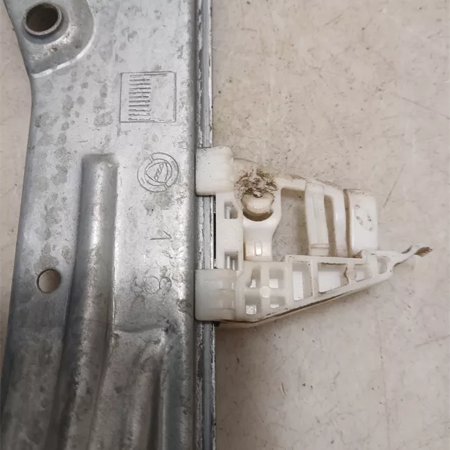 Alzacristallo porta posteriore sinistro