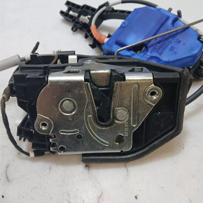 Serratura porta posteriore destra