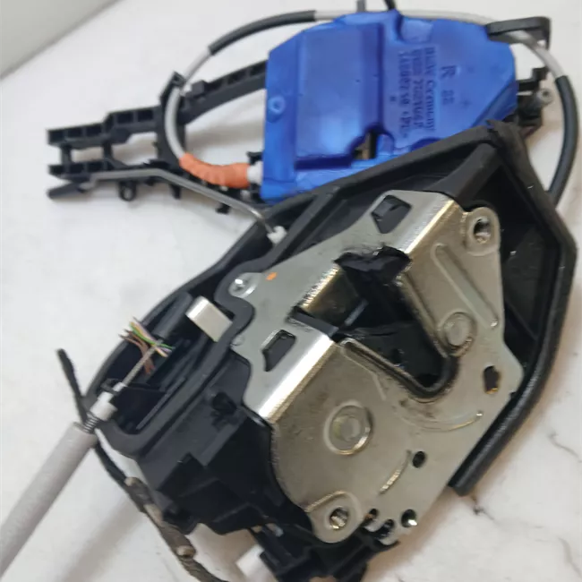 Serratura porta posteriore destra