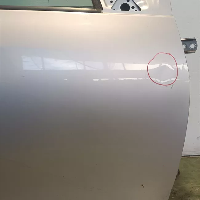 Porta anteriore destra