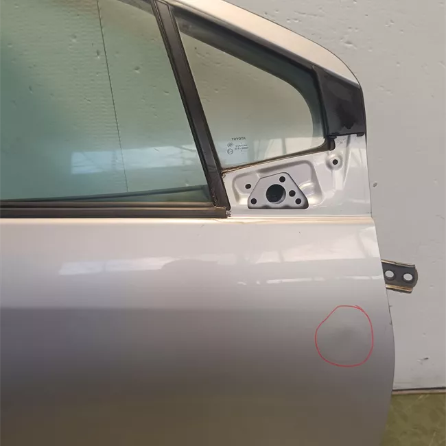 Porta anteriore destra