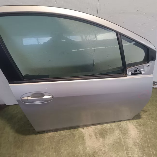 Porta anteriore destra