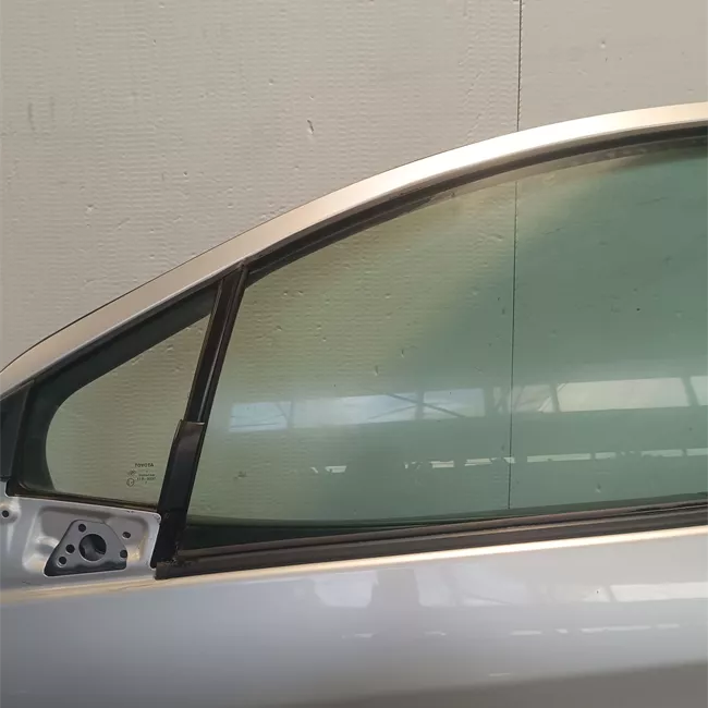 Porta anteriore sinistra