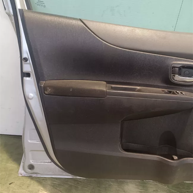 Porta anteriore sinistra