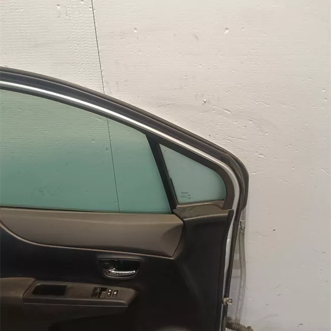 Porta anteriore sinistra