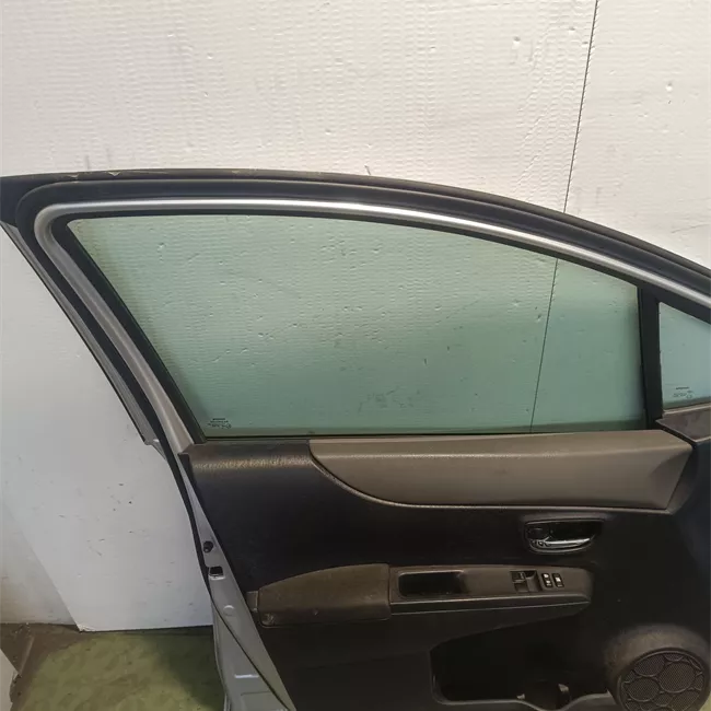 Porta anteriore sinistra