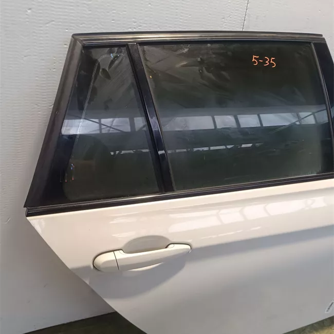 Porta posteriore destra