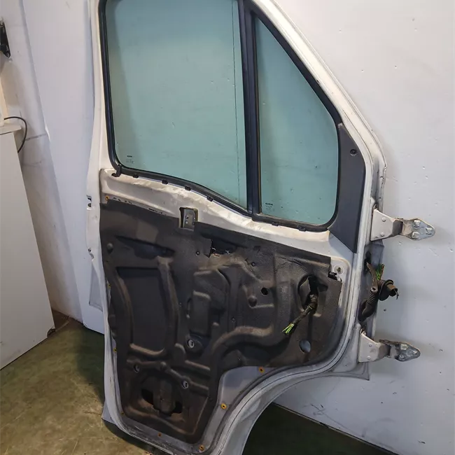 Porta anteriore sinistra