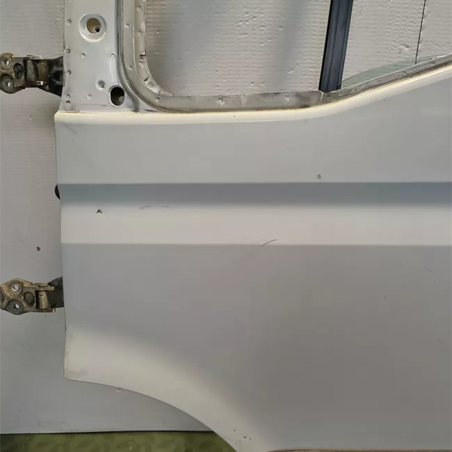 Porta anteriore sinistra