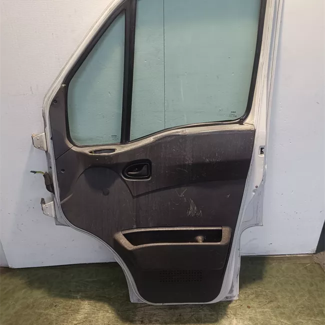 Porta anteriore destra