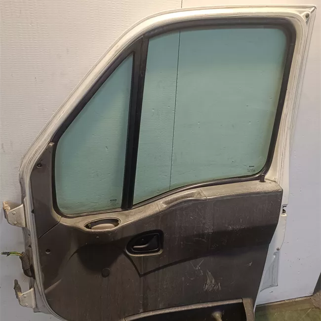 Porta anteriore destra