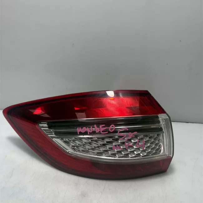 Fanale posteriore parte esterno sinistro