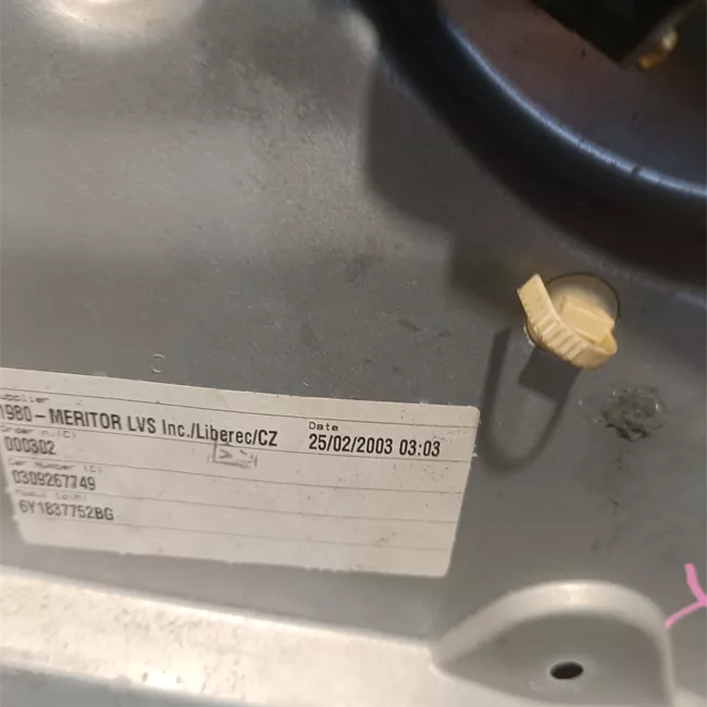 Alzacristallo porta anteriore destro