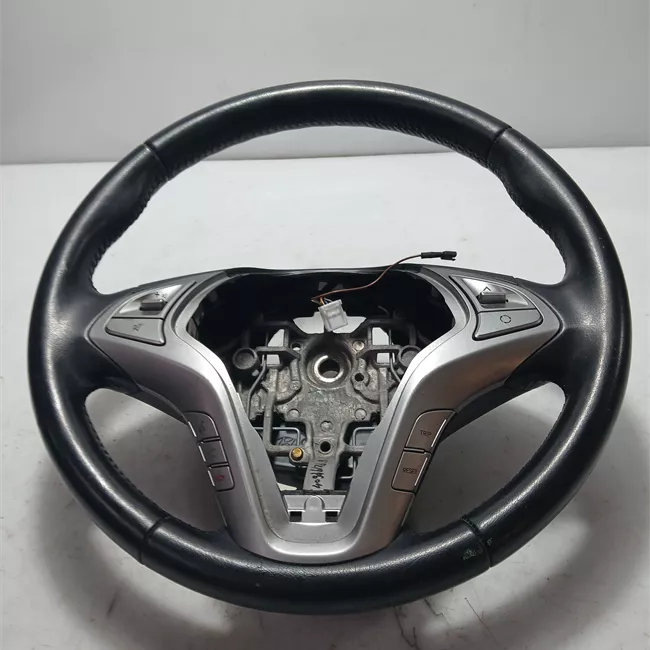 Volante con comandi radio