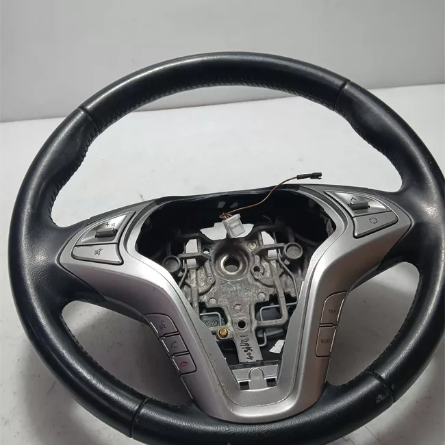 Volante con comandi radio