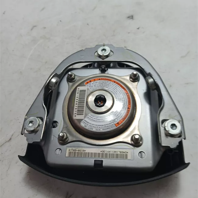 Dispositivo airbag lato guida volante con comandi