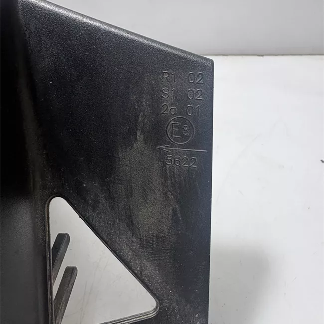 Fanale posteriore parte esterno sinistro Tinta scura