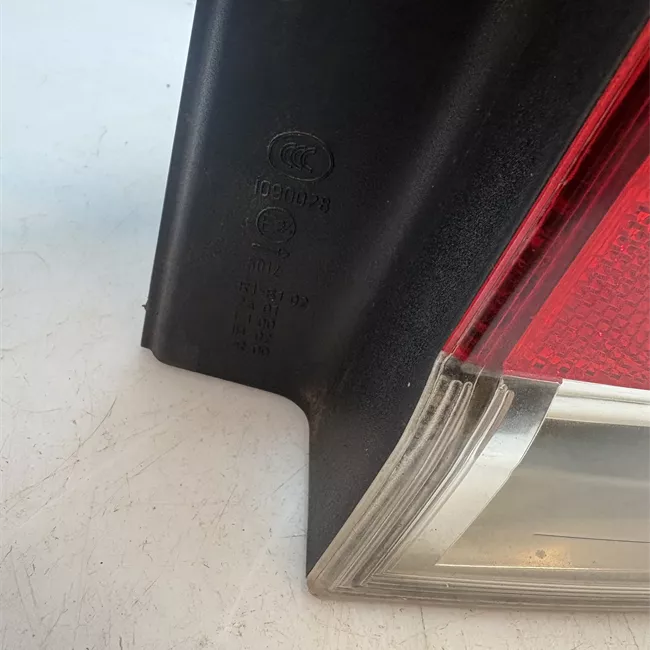 Fanale posteriore sinistro con 1 faro retromarcia
