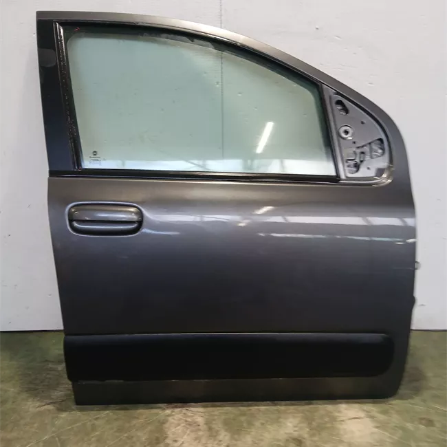 Porta anteriore destra