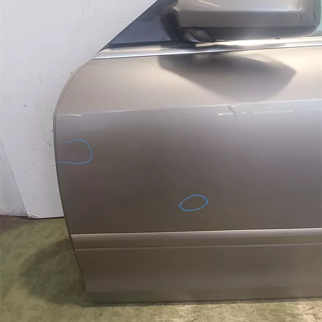Porta anteriore sinistra