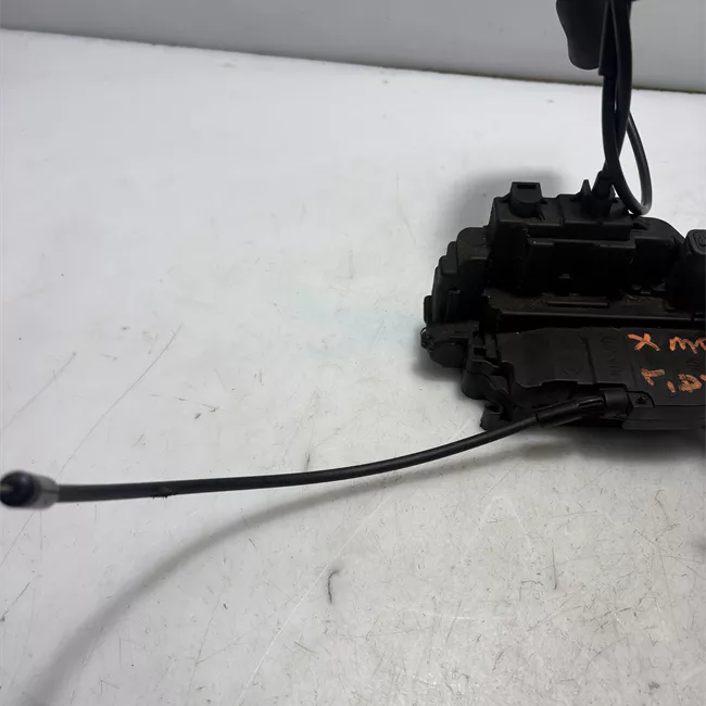 Serratura porta posteriore destra con bloccaggio elettrica/alzacr.elet