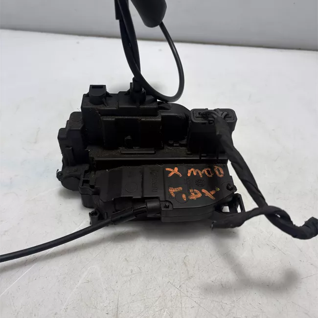 Serratura porta posteriore destra con bloccaggio elettrica/alzacr.elet