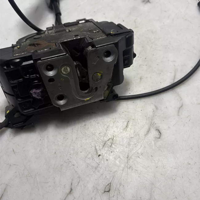 Serratura porta posteriore destra con bloccaggio elettrica/alzacr.elet