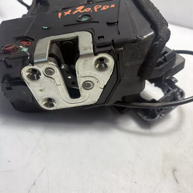 Serratura porta posteriore destra