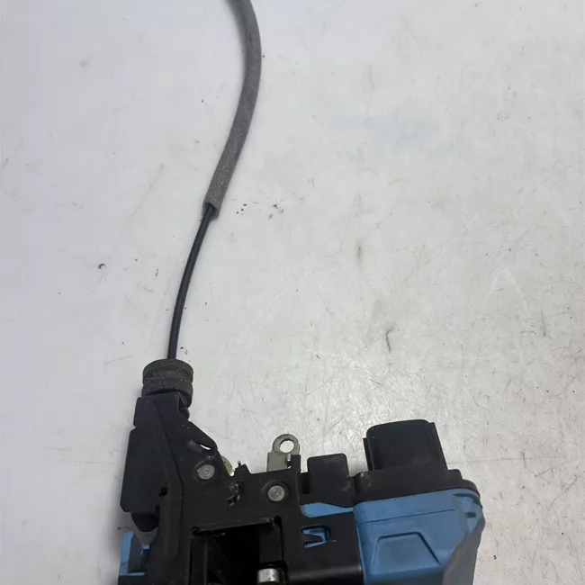 Serratura porta anteriore destra