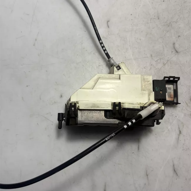 Serratura porta anteriore destra