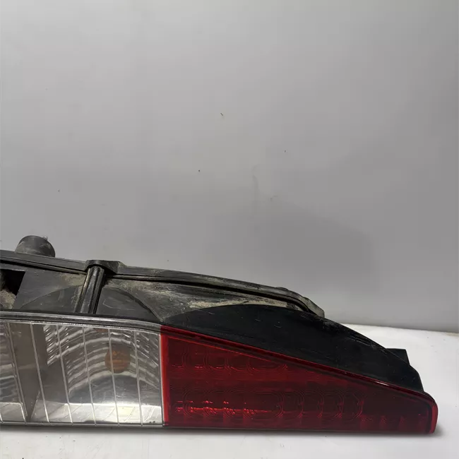 Fanale posteriore sinistro