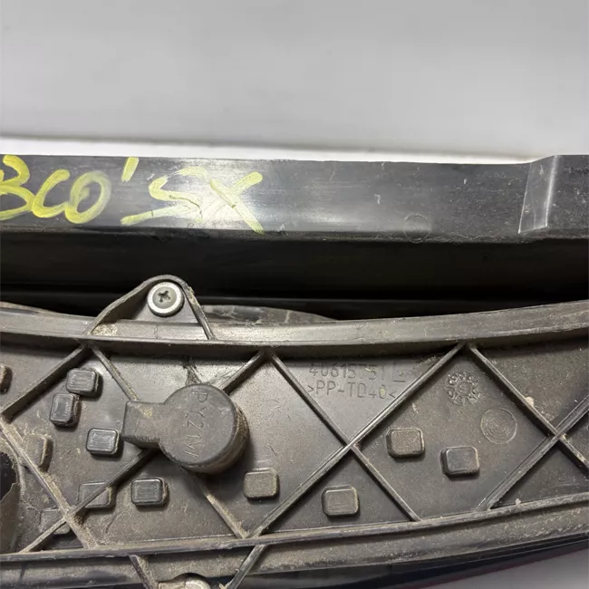 Fanale posteriore sinistro