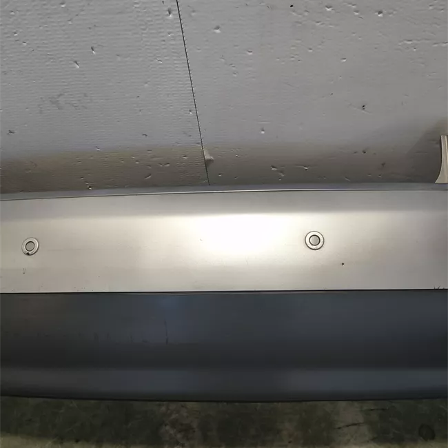 Paraurti posteriore con sensori parcheggio