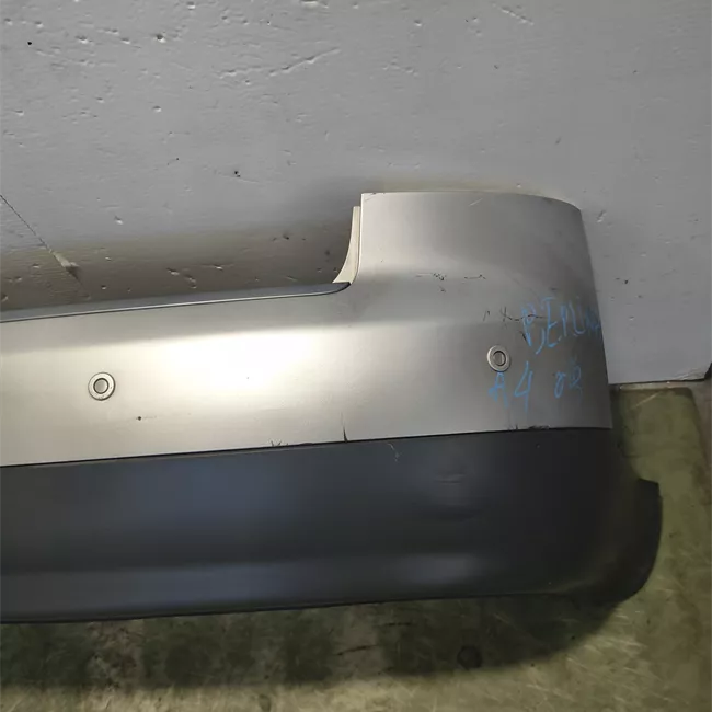 Paraurti posteriore con sensori parcheggio