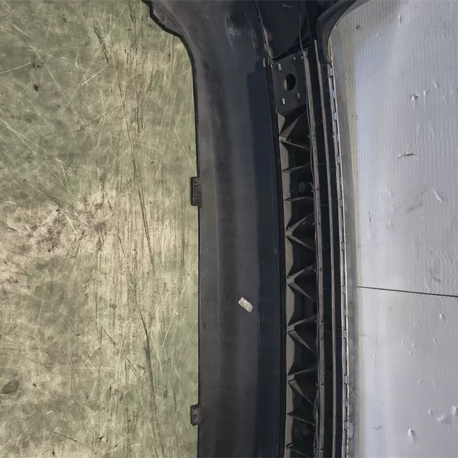 Paraurti posteriore con sensori parcheggio