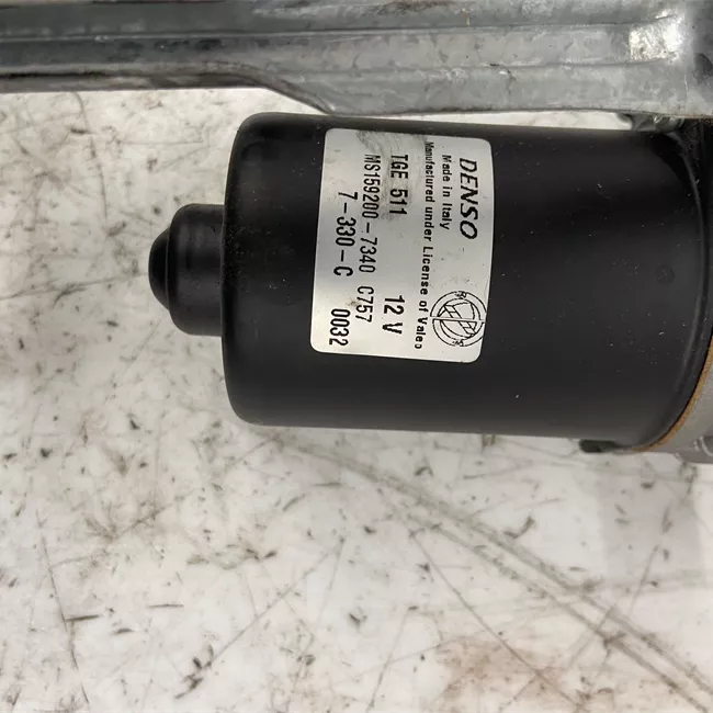 Meccanismo tergiparabrezza con motorino