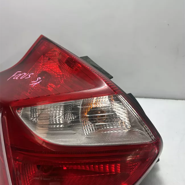 Fanale posteriore parte esterno sinistro