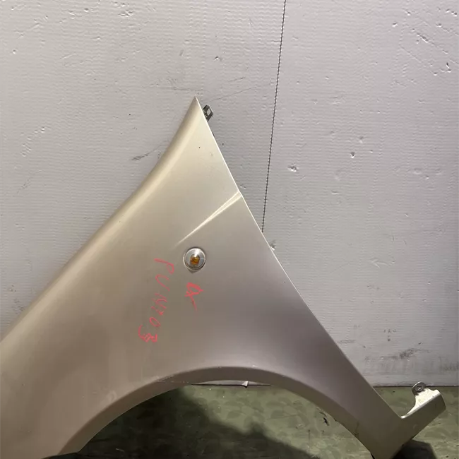 Parafango anteriore sinistro