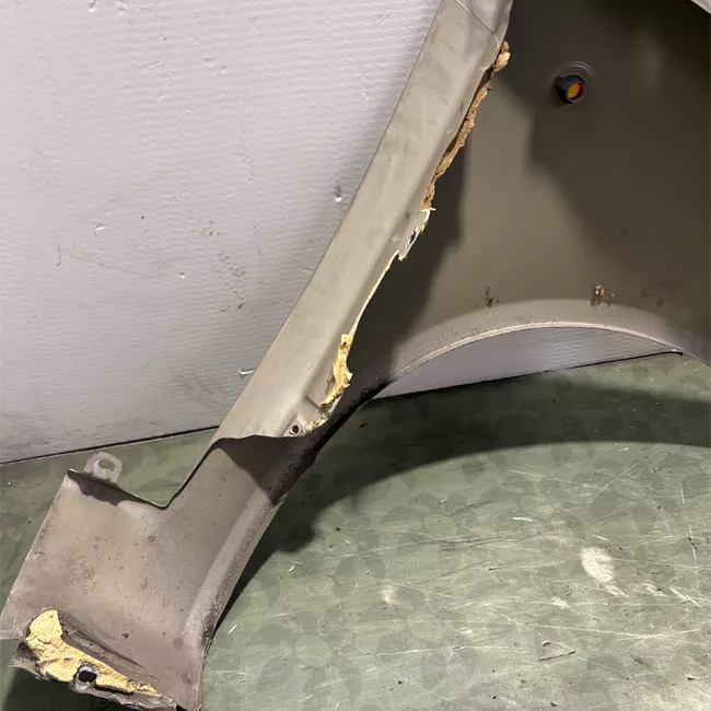 Parafango anteriore sinistro