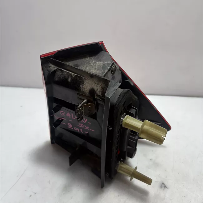 Fanale posteriore parte esterno sinistro