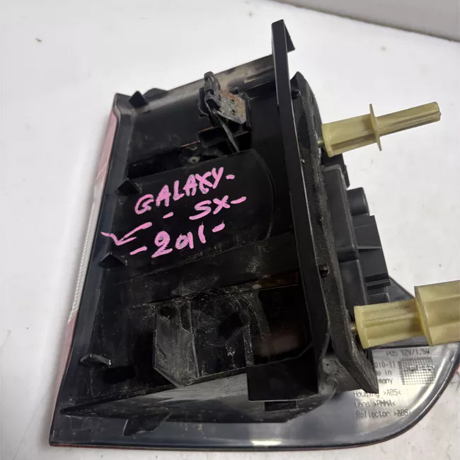 Fanale posteriore parte esterno sinistro