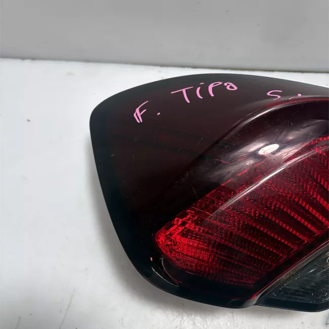 Fanale posteriore parte esterno sinistro