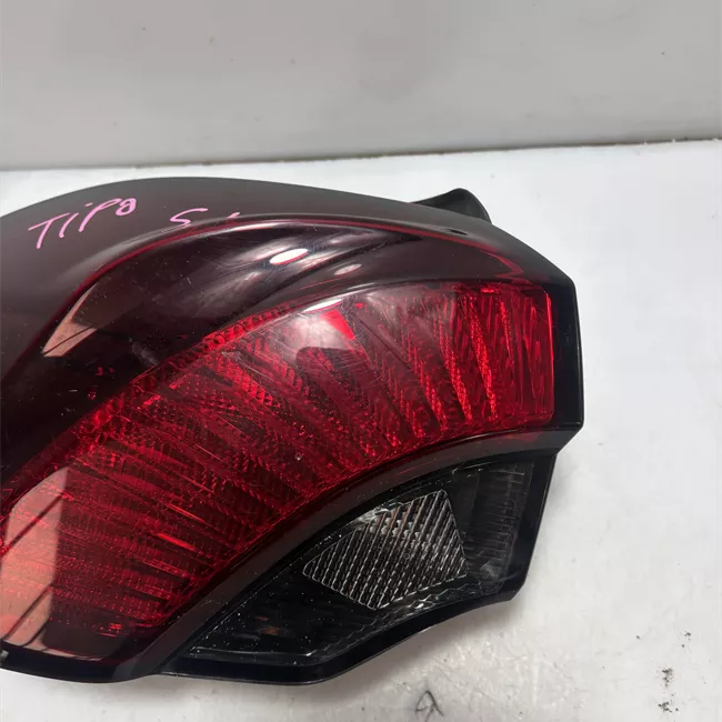 Fanale posteriore parte esterno sinistro