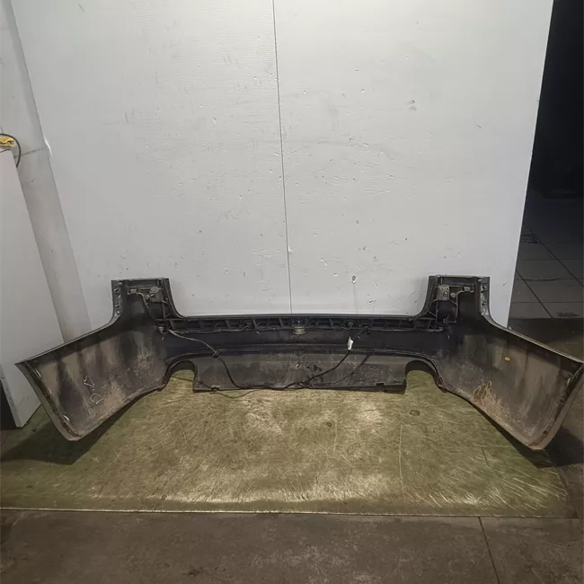 Paraurti posteriore con sensore parcheggio primer