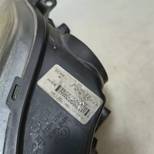 Proiettore sinistro con cornice nera