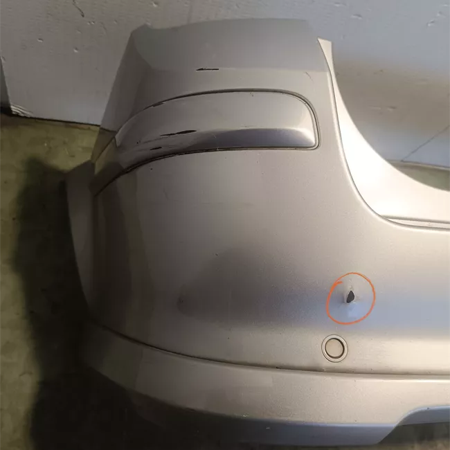 Paraurti posteriore con sensori parcheggio primer