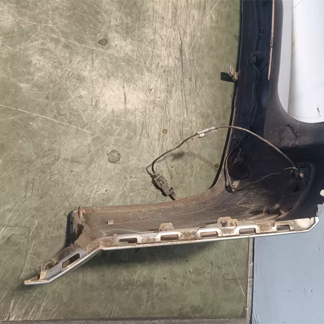 Paraurti posteriore con sensori parcheggio primer