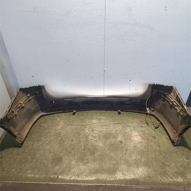Paraurti posteriore con sensori parcheggio primer