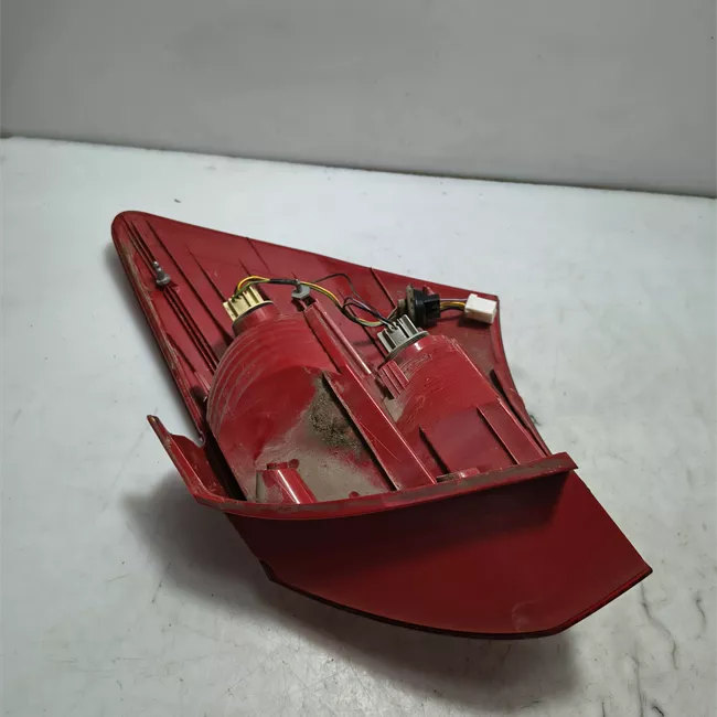 Fanale posteriore parte esterno sinistro