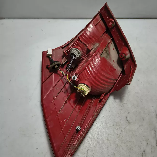 Fanale posteriore parte esterno sinistro